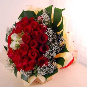 Send flower bouquet Dubai with 30 roses