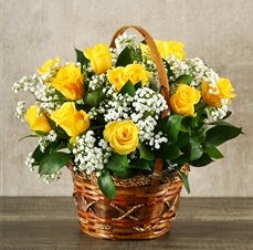 Inner Nature 15 yellow roses basket