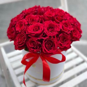 24 red roses in box
