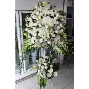 5 feet premium white flower stand