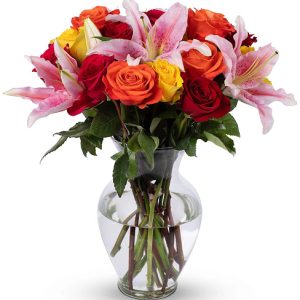 mix flowers in vase for delivery