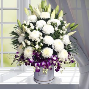 white flowers in box