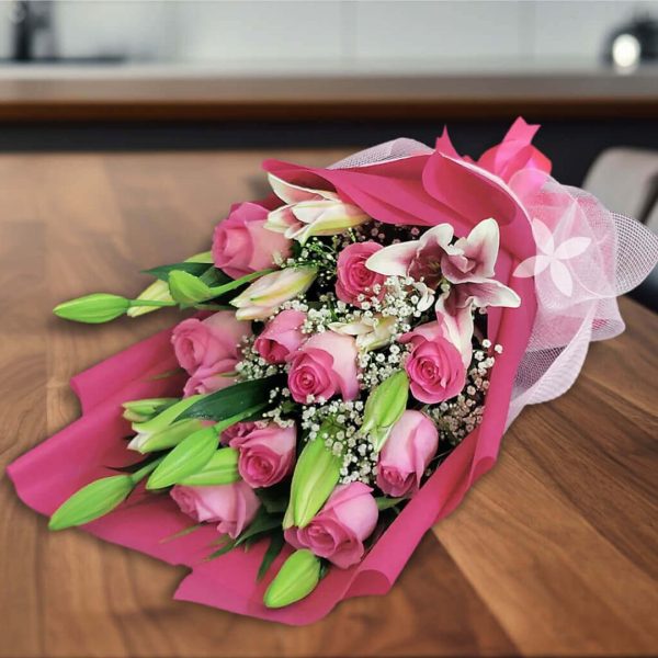 bouquet of pink lilies roses in Dubai