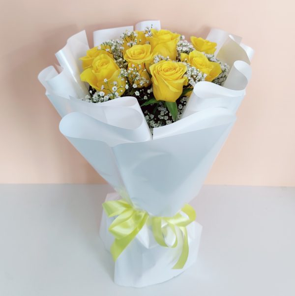 9 Yellow roses bouquet