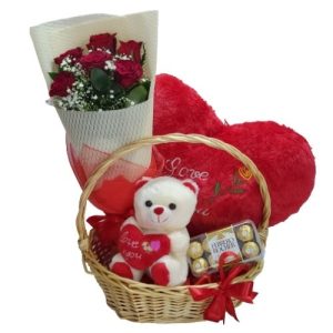 roses-teddy-chocolates