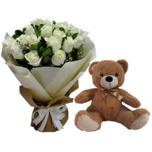 white-roses-bouquet-teddy