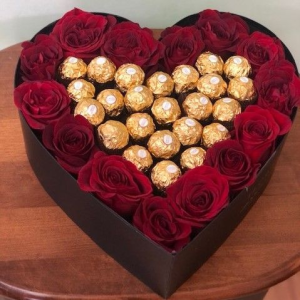 Roses Chocolates Heart Box Online
