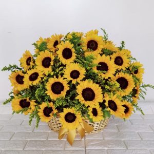 30 Sunflowers Basket Arrangement Online