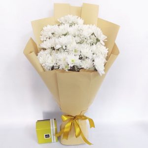 White Chrysanthemum and Patchi Combo Online