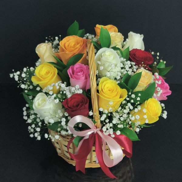 15 mixed roses basket