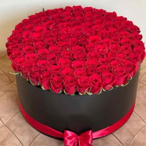 100 valentine's roses